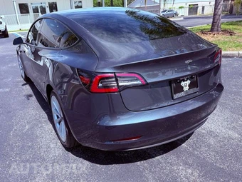 2023 Tesla Model 3 Standard Range - miniatura 5