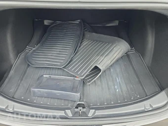 2023 Tesla Model 3 Standard Range - miniatura 20