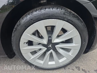 2023 Tesla Model 3 Standard Range - miniatura 9