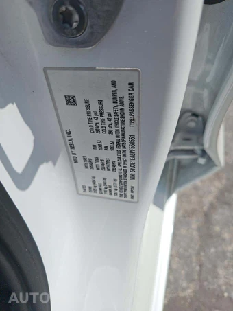 2023 Tesla Model 3 Standard Range - miniatura 2