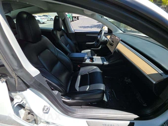 2023 Tesla Model 3 Standard Range - miniatura 15