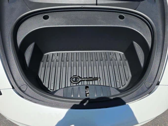 2023 Tesla Model 3 Standard Range - miniatura 21