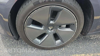 2023 Tesla Model 3 Standard Range – miniatura 28
