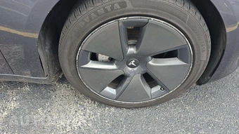 2023 Tesla Model 3 Standard Range – miniatura 31
