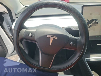 2023 Tesla Model 3 Standard Range – miniatura 10
