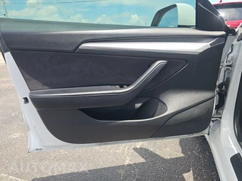 2023 Tesla Model 3 Standard Range – miniatura 9