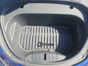 2023 Tesla Model 3 Standard Range - miniatura 15