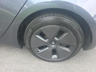 2023 Tesla Model 3 Standard Range - miniatura 11