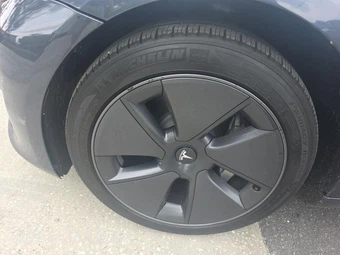 2023 Tesla Model 3 Standard Range - miniatura 8