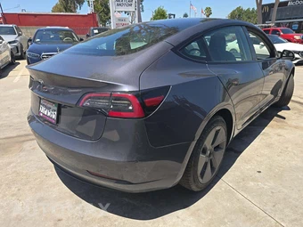 2023 Tesla Model 3 Standard Range - miniatura 3