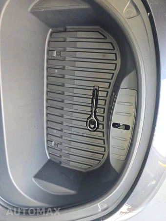 2023 Tesla Model 3 Standard Range - miniatura 15