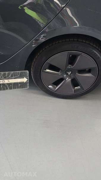 2023 Tesla Model 3 Standard Range - miniatura 29