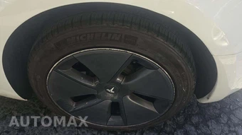 2023 Tesla Model 3 Standard Range - miniatura 25