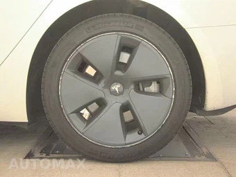 2023 Tesla Model 3 Standard Range - miniatura 12