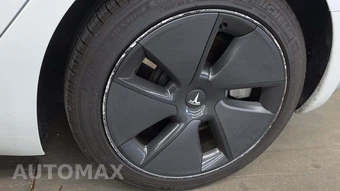 2023 Tesla Model 3 Standard Range - miniatura 31