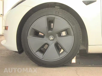2023 Tesla Model 3 Standard Range - miniatura 9