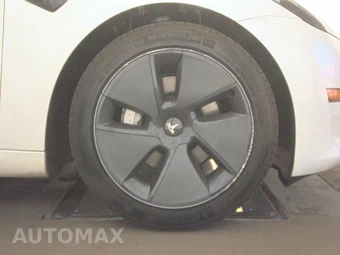 2023 Tesla Model 3 Standard Range - miniatura 10