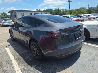 2023 Tesla Model 3 Standard Range - miniatura 6