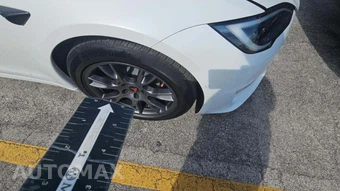 2023 Tesla Model S – miniatura 28