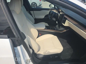 2023 Tesla Model S – miniatura 8