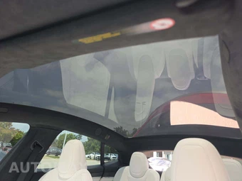 2023 Tesla Model S Plaid - miniatura 11