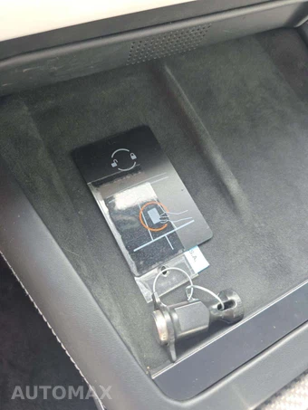 2023 Tesla Model S Plaid - miniatura 8