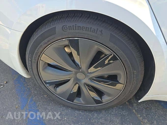 2023 Tesla Model S Standard Range – miniatura 27
