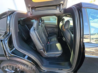 2023 Tesla Model X - miniatura 16