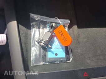 2023 Tesla Model X – miniatura 8