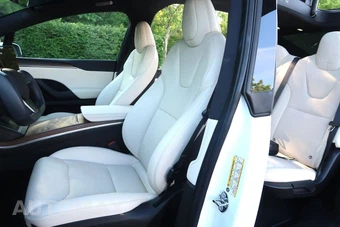 2023 Tesla Model X - miniatura 44