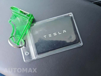 2023 Tesla Model X Plaid - miniatura 8
