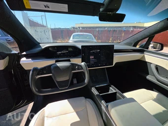 2023 Tesla Model X Plaid - miniatura 11