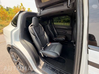 2023 Tesla Model X Standard Range - miniatura 14