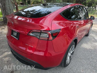 2023 Tesla Model Y Long Range - miniatura 3