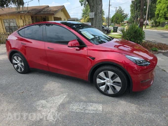2023 Tesla Model Y Long Range - miniatura 4