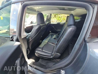 2023 Tesla Model Y Long Range - miniatura 13