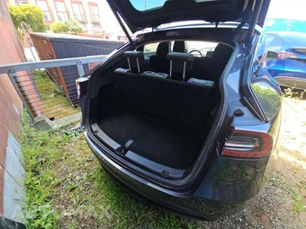 2023 Tesla Model Y Long Range - miniatura 14