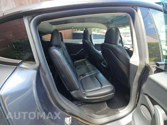 2023 Tesla Model Y Long Range - miniatura 17