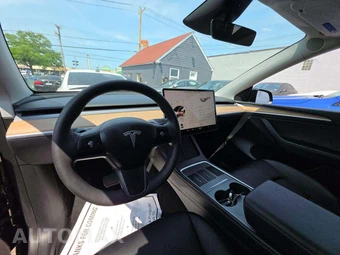2023 Tesla Model Y Long Range - miniatura 10