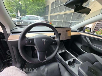 2023 Tesla Model Y Long Range - miniatura 10
