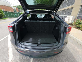 2023 Tesla Model Y Long Range - miniatura 14