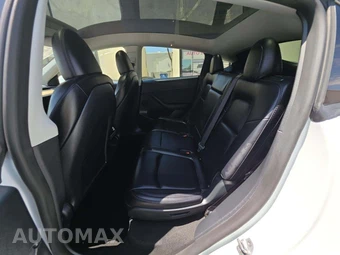 2023 Tesla Model Y Long Range - miniatura 10