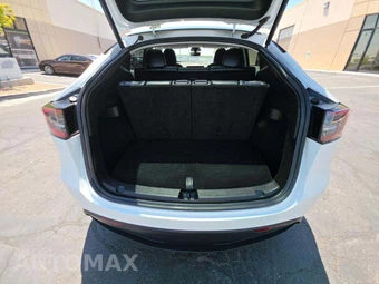 2023 Tesla Model Y Long Range - miniatura 11
