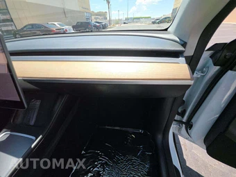 2023 Tesla Model Y Long Range - miniatura 16
