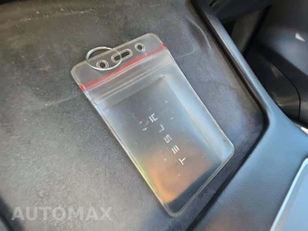 2023 Tesla Model Y Long Range - miniatura 5
