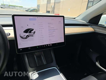 2023 Tesla Model Y Long Range - miniatura 7