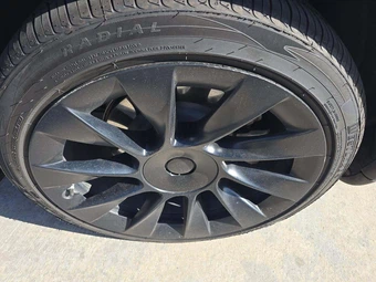 2023 Tesla Model Y Long Range - miniatura 23