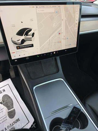 2023 Tesla Model Y Long Range - miniatura 10