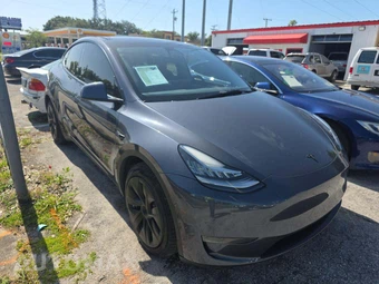 2023 Tesla Model Y Long Range - miniatura 4