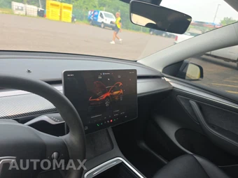 2023 Tesla Model Y Long Range - miniatura 11